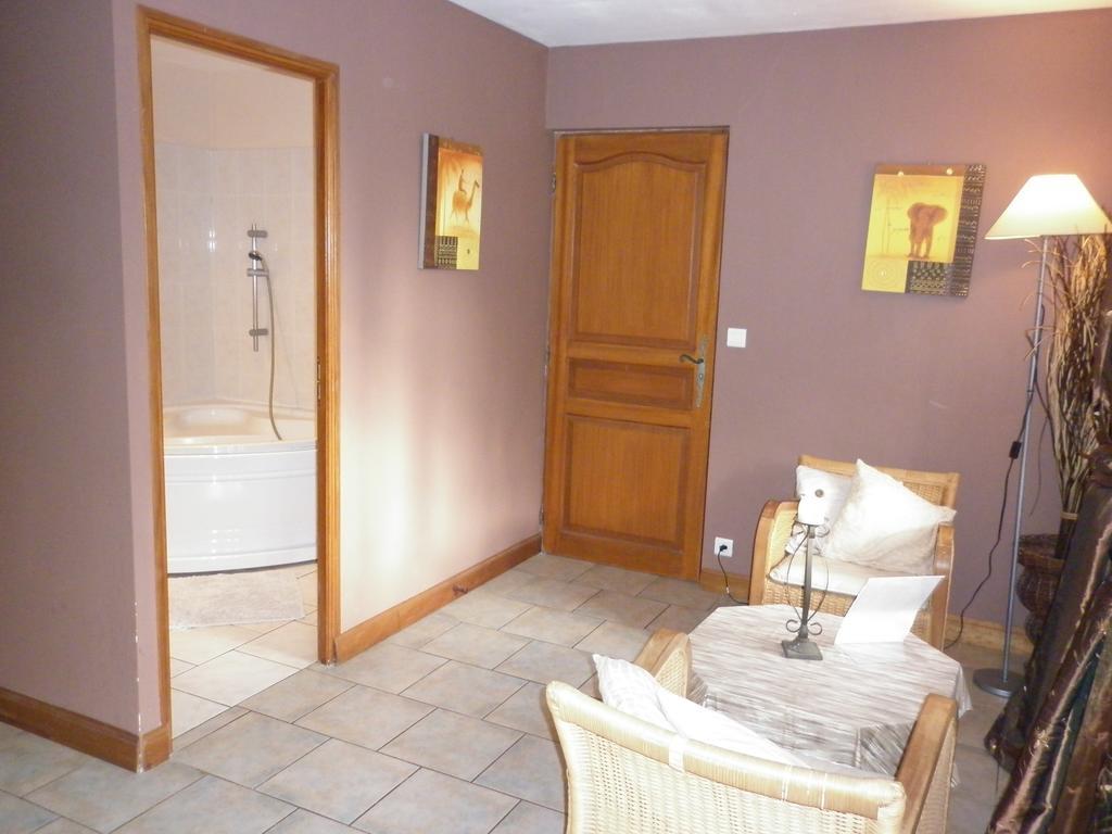 Hotel La Chartreuse Poilly-sur-Tholon Pokoj fotografie