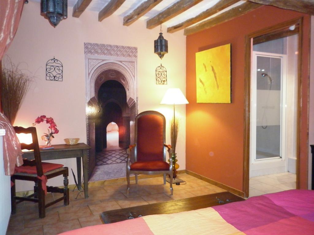 Hotel La Chartreuse Poilly-sur-Tholon Pokoj fotografie