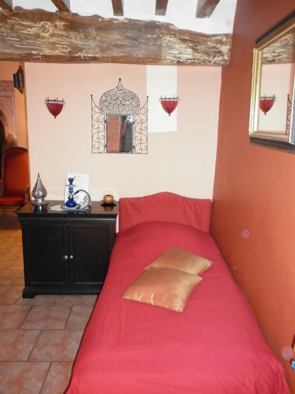Hotel La Chartreuse Poilly-sur-Tholon Pokoj fotografie