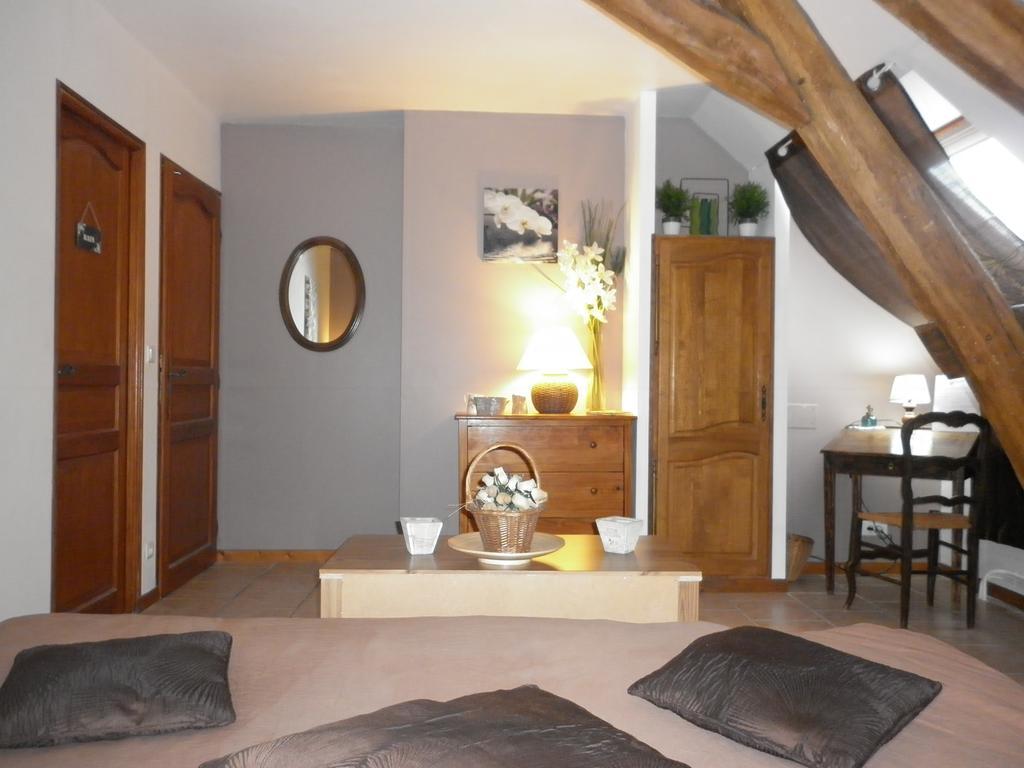 Hotel La Chartreuse Poilly-sur-Tholon Pokoj fotografie