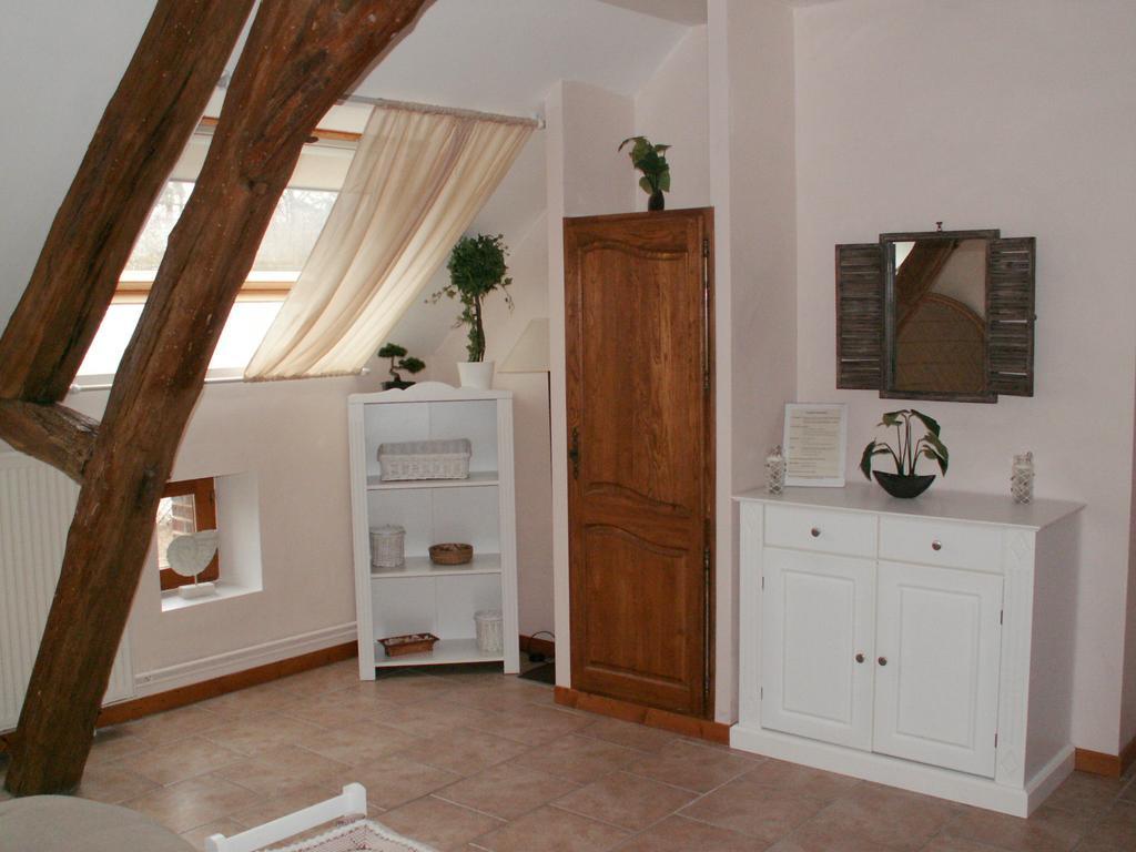 Hotel La Chartreuse Poilly-sur-Tholon Pokoj fotografie