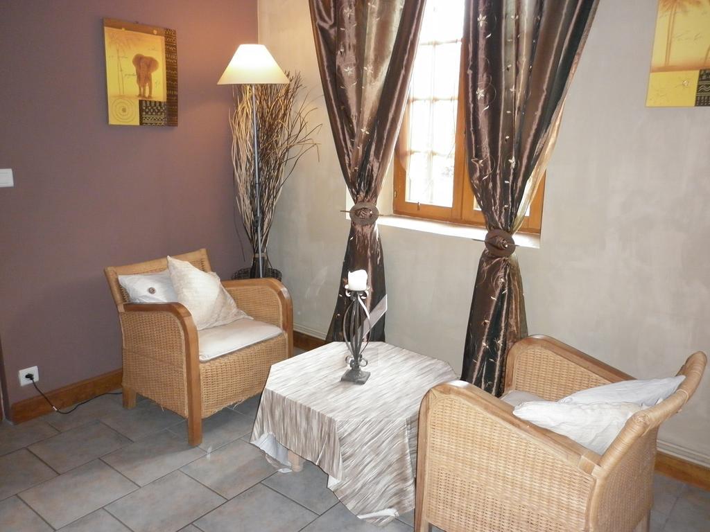 Hotel La Chartreuse Poilly-sur-Tholon Pokoj fotografie